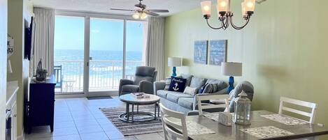 Smart-TV, Tischfußball, Tischtennisplatte