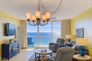 Smart TV, tavolo da calcetto, tavolo da ping pong