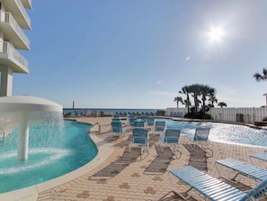 Piscina coperta, piscina all'aperto