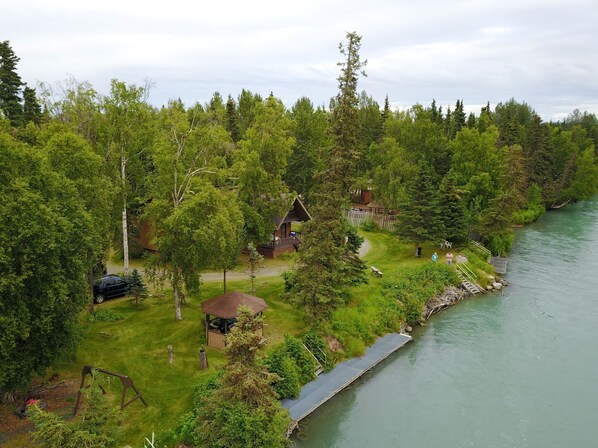 Exterior - Krog's Kamp on the Kenai River (Soldotna)