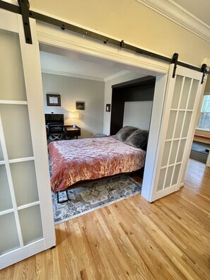 6 chambres, bureau, Wi-Fi, literie fournie