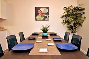 Dining - Cozy Spacious Corporate Housing 4 BR|2.5 Bath|Loft|Office|Near Tesla (Austin)