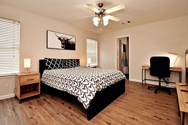 4 bedrooms, desk, iron/ironing board, WiFi