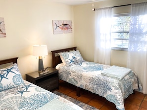 6 bedrooms, in-room safe, desk, iron/ironing board