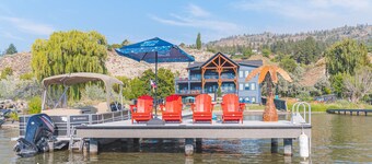 Premier Vacation Home steps to Skaha Lake