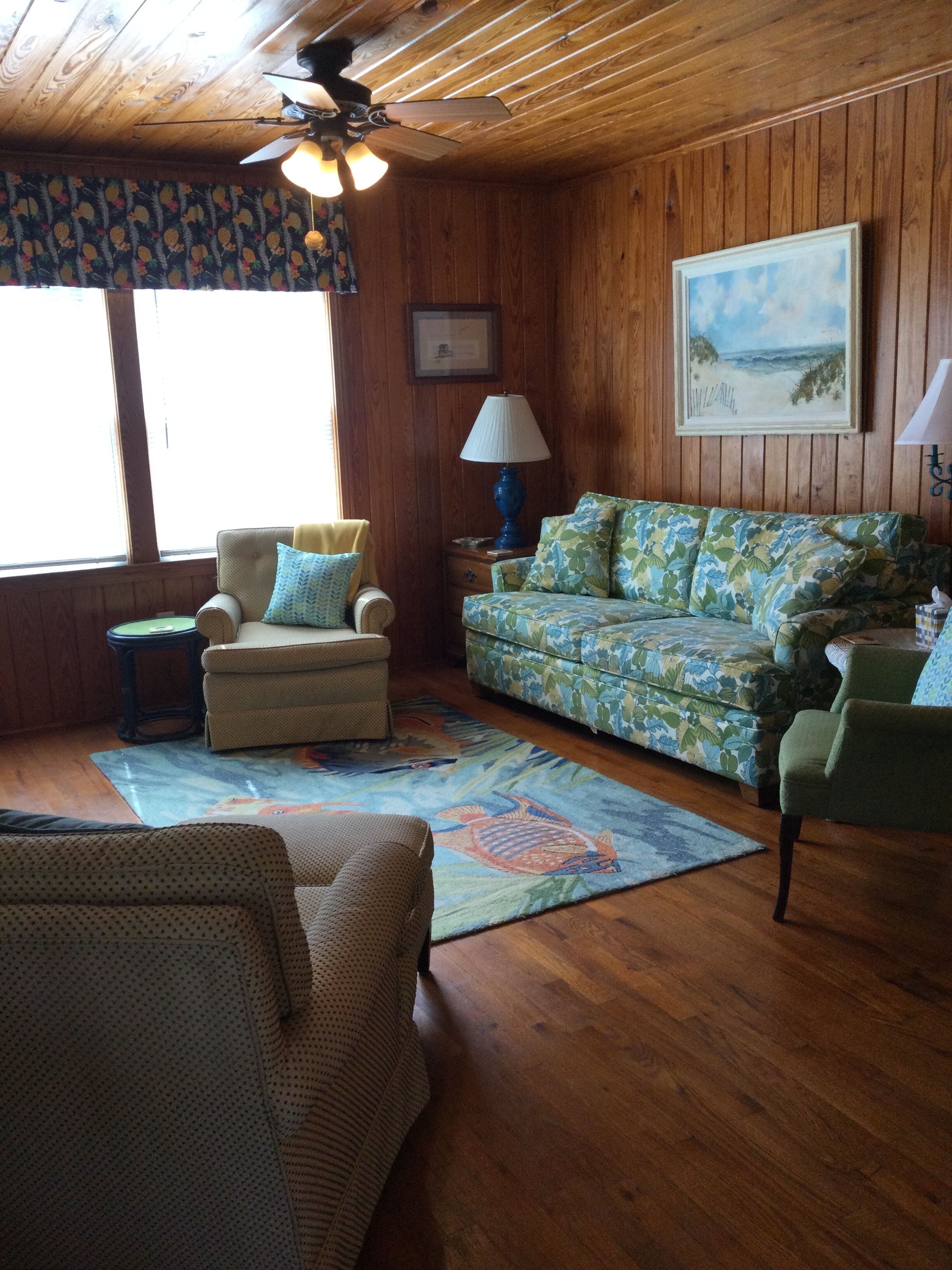 Holly  Cottage with large screen porch for relaxing and listening to the waves