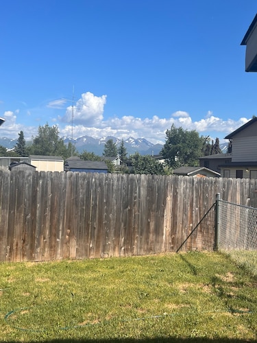 Lovely 2 bedroom, Minutes from down town!