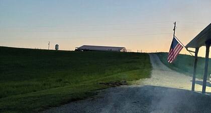Comfort & Rest @Riley Farms, ❤ of the Bluegrass- 12 mins from Ark, w/Hot Tub