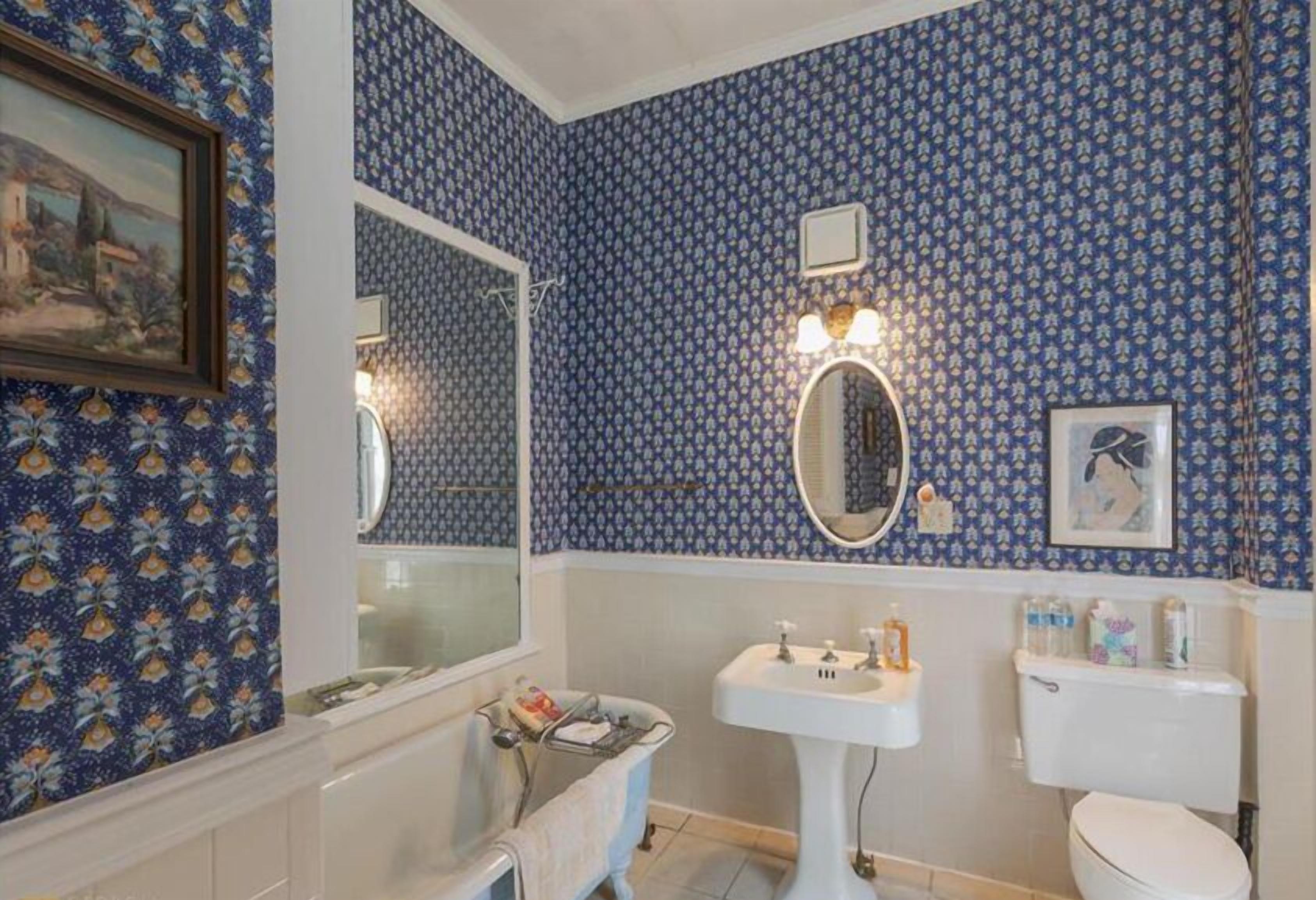 The Veranda Historic Inn