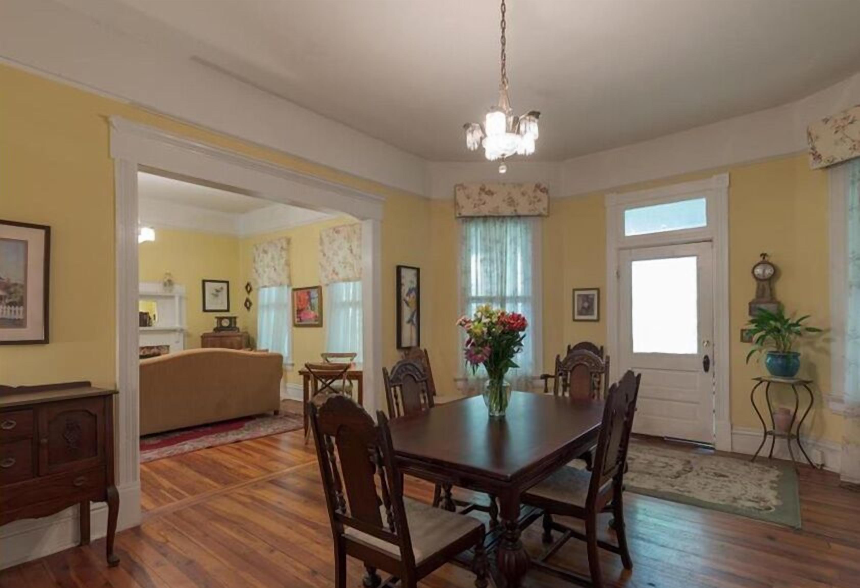 The Veranda Historic Inn