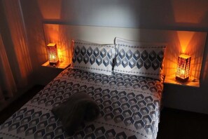 3 Schlafzimmer, Schreibtisch, Bügeleisen/Bügelbrett, Reisekinderbett
