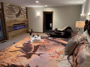 Interior - Rustic Cabin on the rapids of Toccoa River  (Blue Ridge)