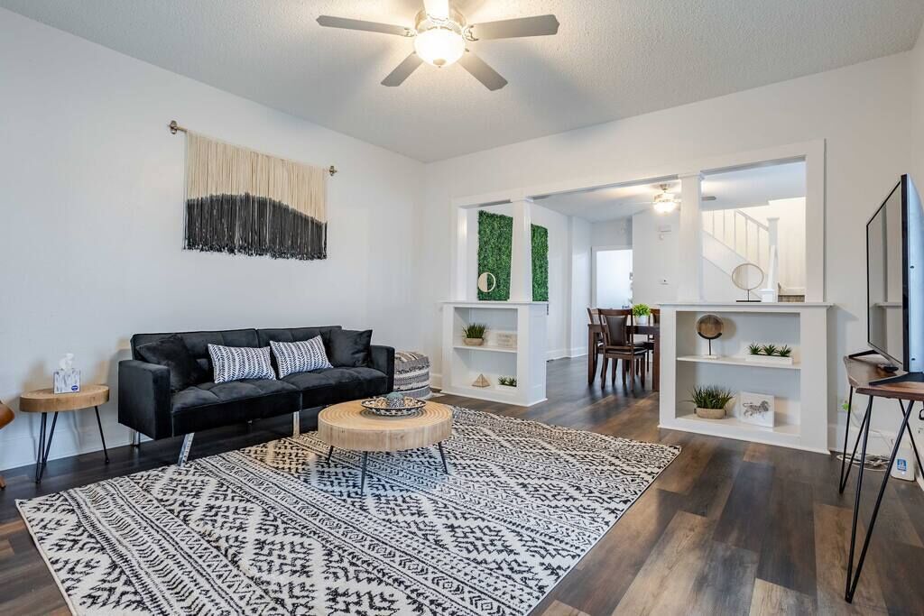 ✪Peaceful and Spacious Downtown Home✪
