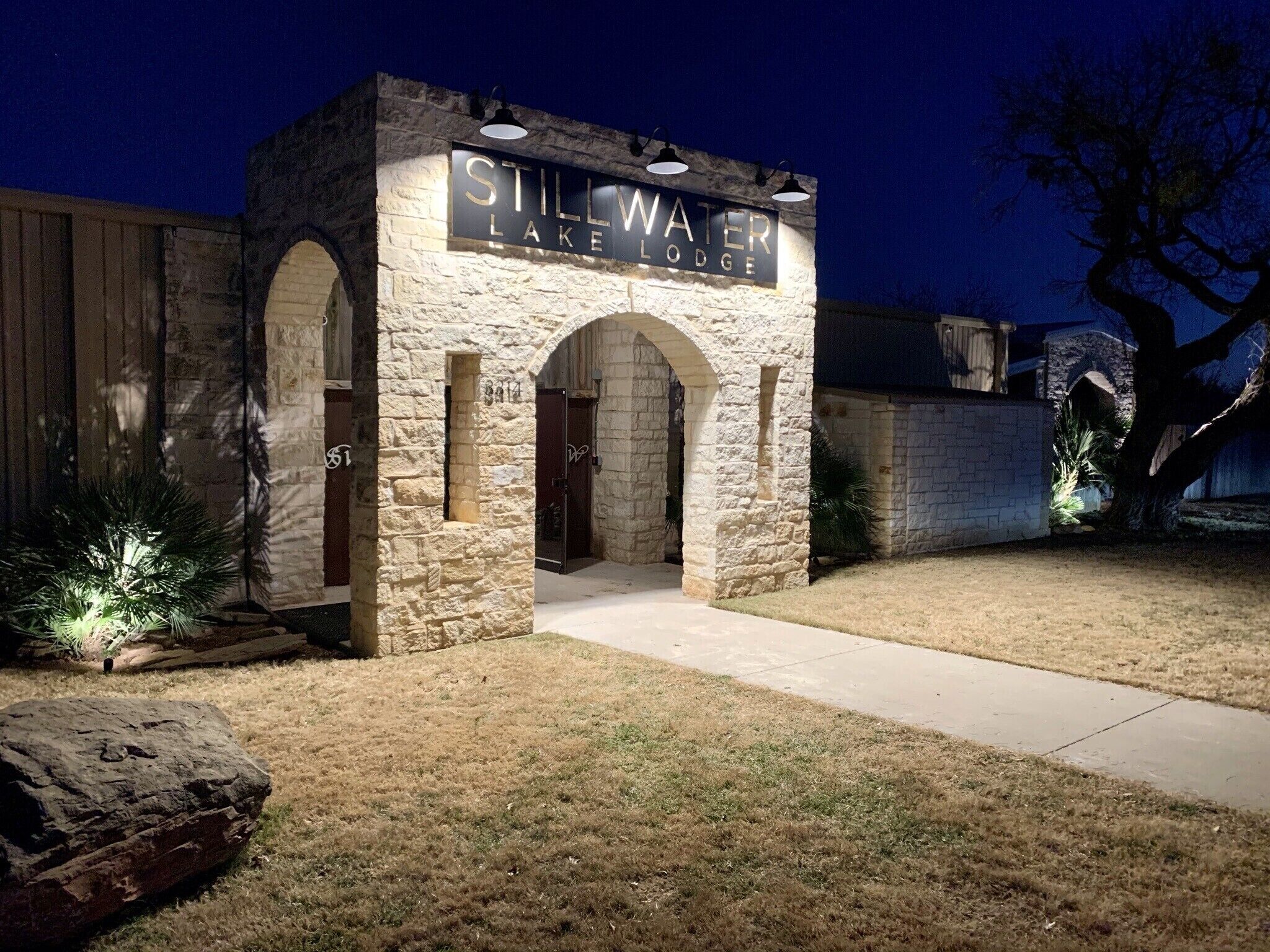 Serene Lake Lodge w/ all of the amenities your family could want! All Inclusive!