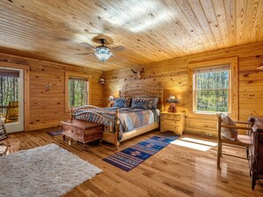 3 bedrooms, iron/ironing board, WiFi, bed sheets - Mountain Lake Mindset - Mr Lake Lure Vacation Rentals WIFI, Hot tub and Rumbling Bald Resort access (Lake Lure)