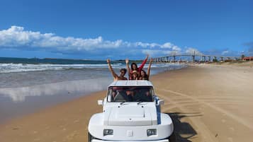 Ubicación cercana a la playa y arena blanca