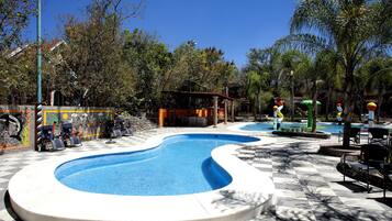 Indoor pool, 3 outdoor pools