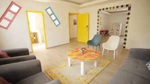 Habitación Deluxe, 1 habitación | Ropa de cama de alta calidad, edredones de plumas, caja fuerte