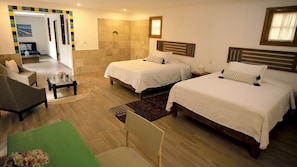 Premium bedding, down duvets, in-room safe, individually decorated - Hotel La Casa de los Árboles (Zacualpan)