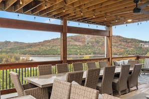 Outdoor dining - Enjoy a Private Pool with Panoramic Views, Elevator Access, Private Golf Cart & Free Tickets! (Hollister)
