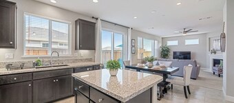 LuxoStays| ! Spacious, Cozy and Peaceful 5BR House