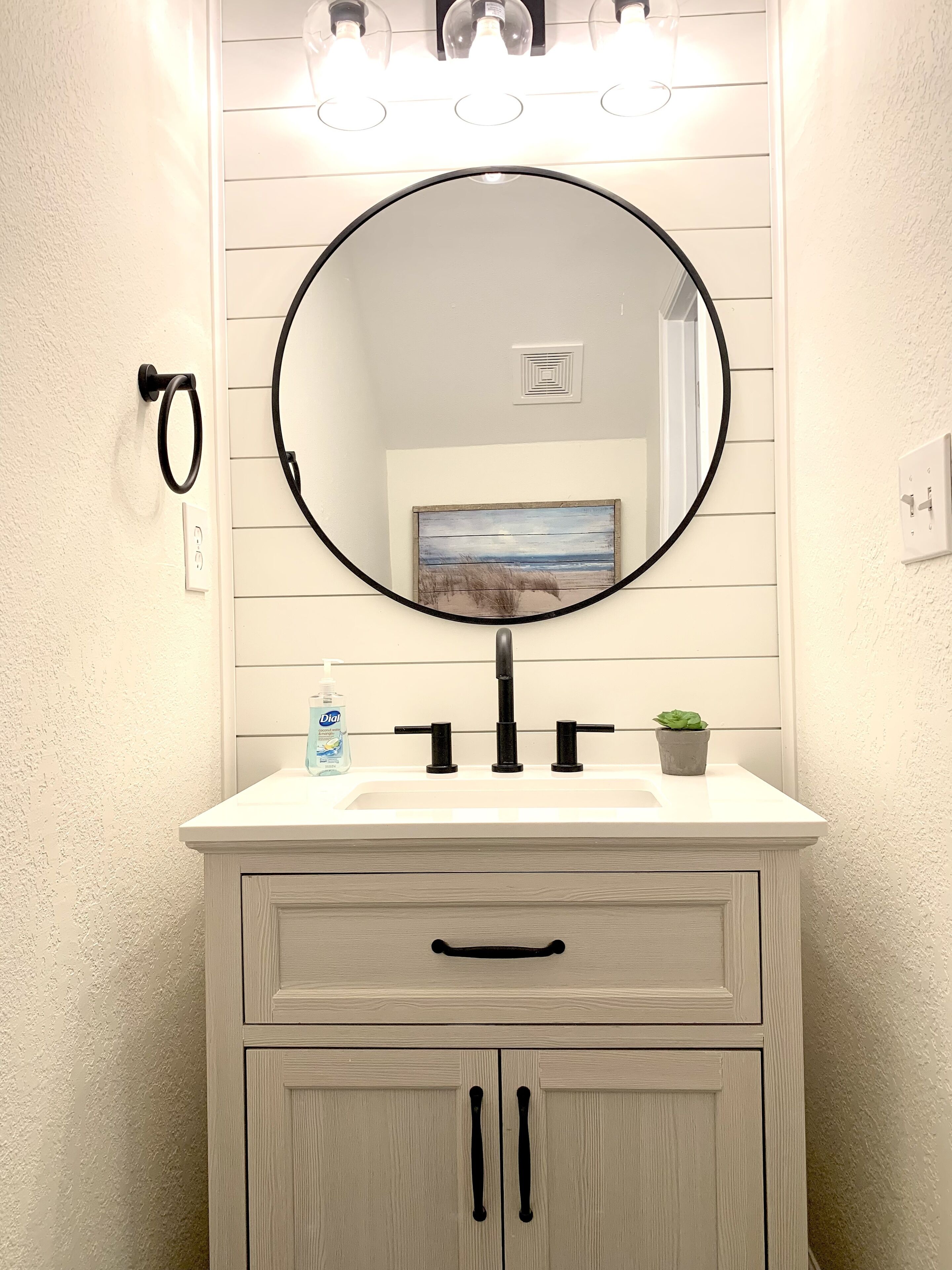 Beautiful Renovated Townhouse with Sound Views