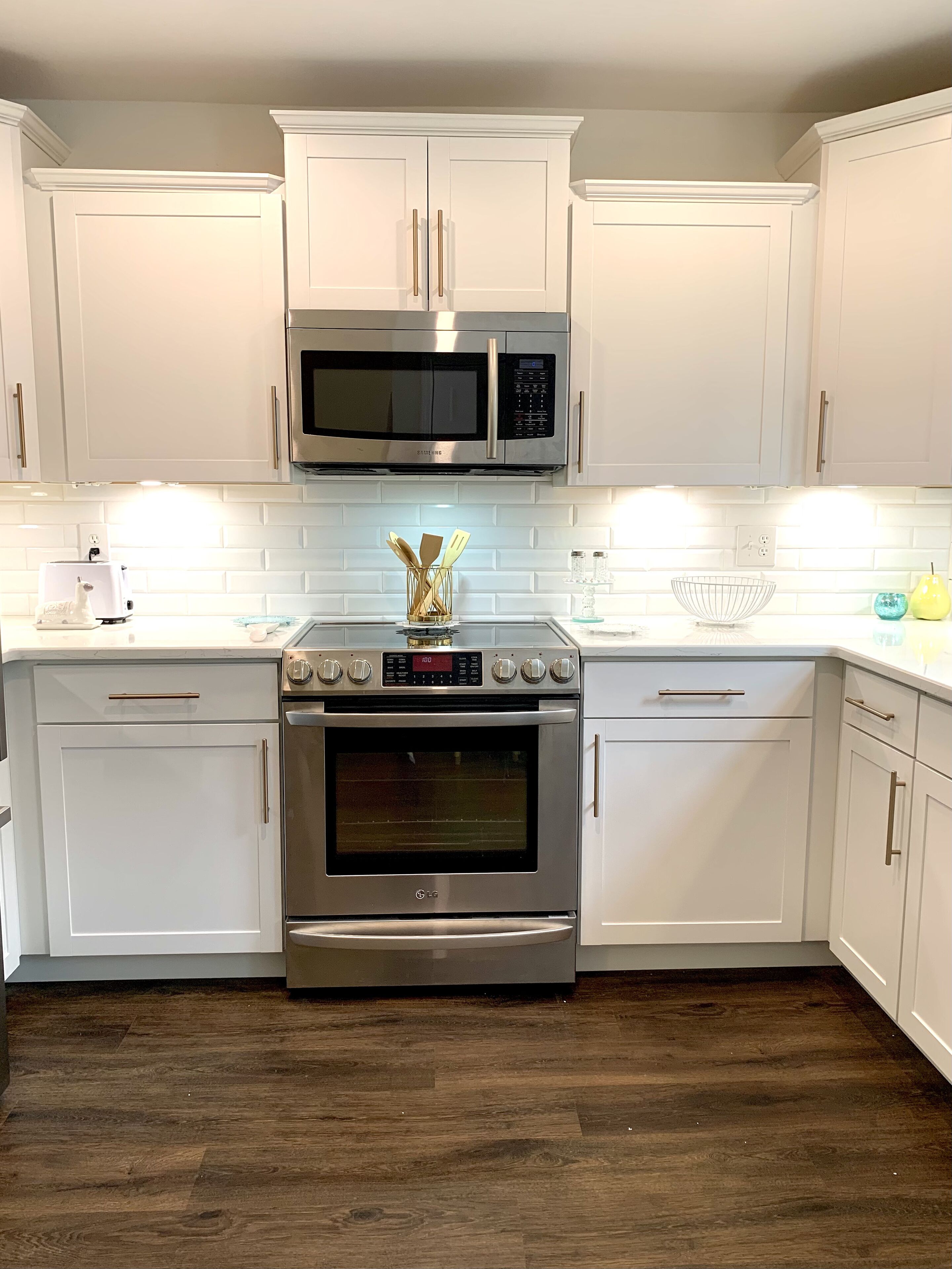 Beautiful Renovated Townhouse with Sound Views