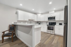 Private kitchen - Brand new construction duplex, Clean & Cozy 1069 (Twin Falls)