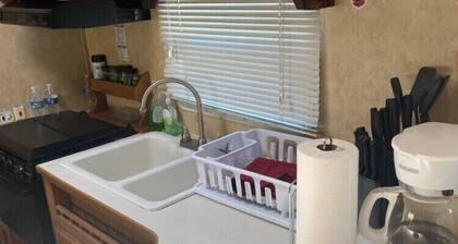 Super saver 5th wheel- near casinos shopping