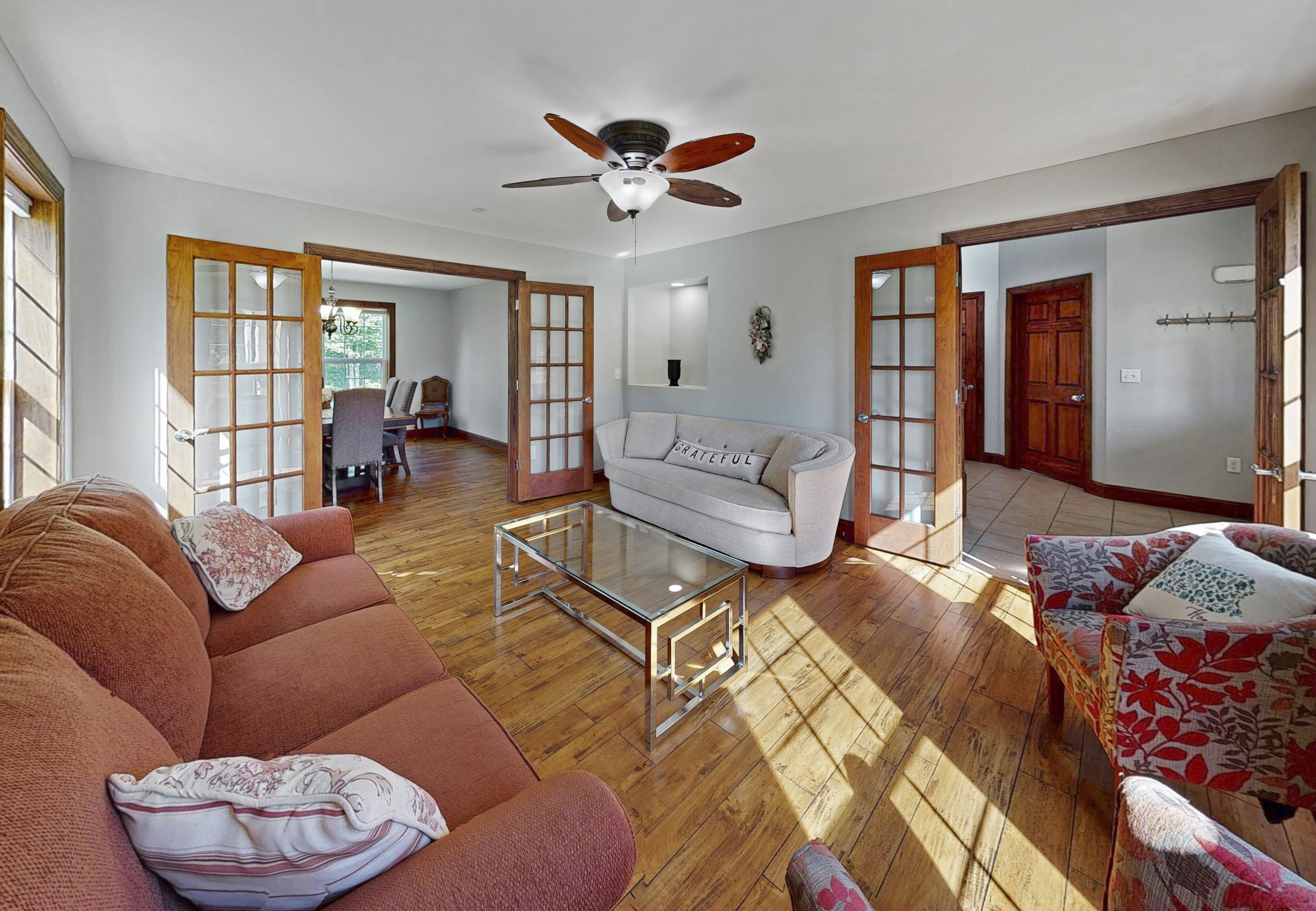 Luxurious 4BR Poconos Green Estate with Hot Tub, Sauna & Jacuzzi