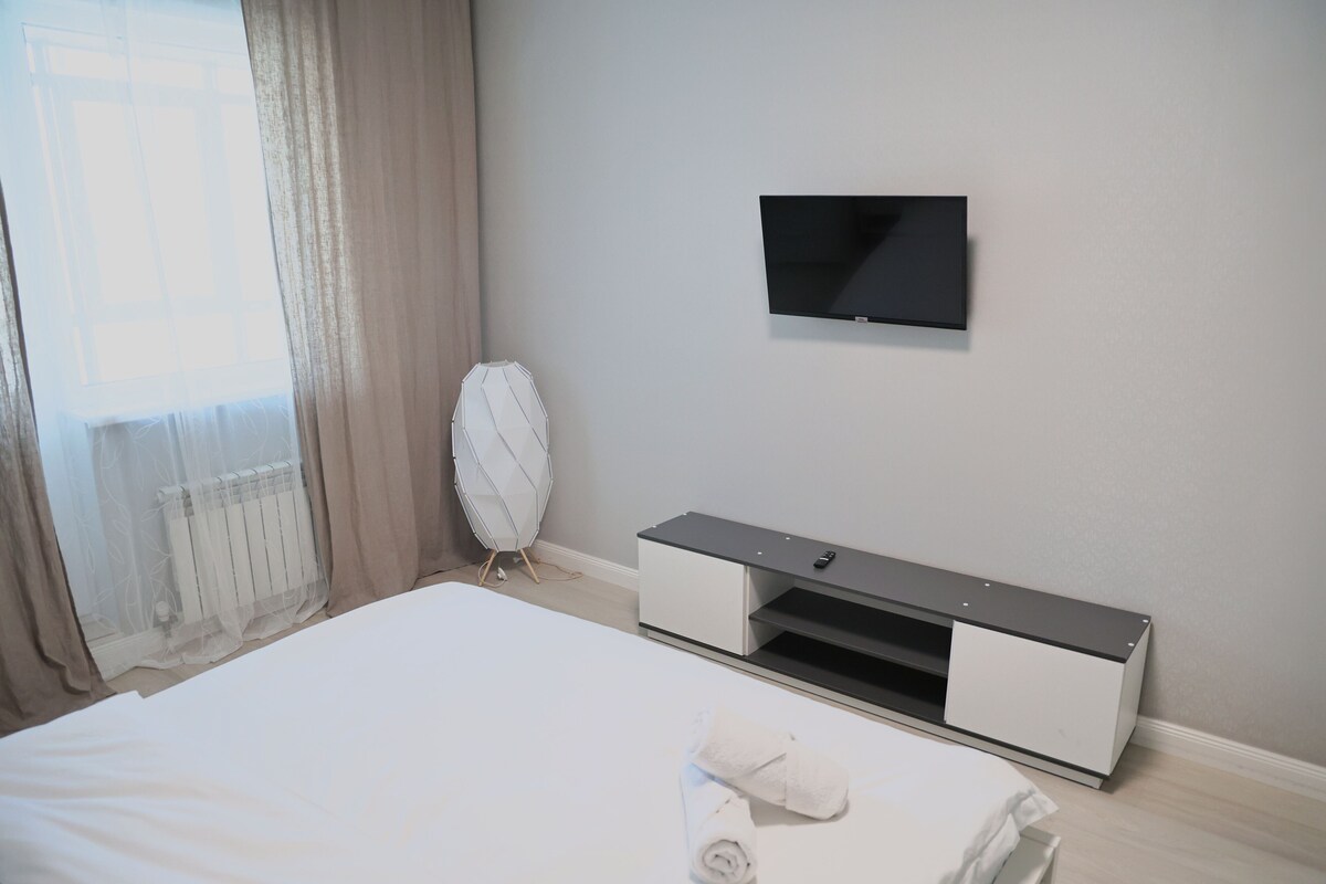Superior Condo, Non Smoking, City View | Minibar, blackout drapes, WiFi (free), individually decorated