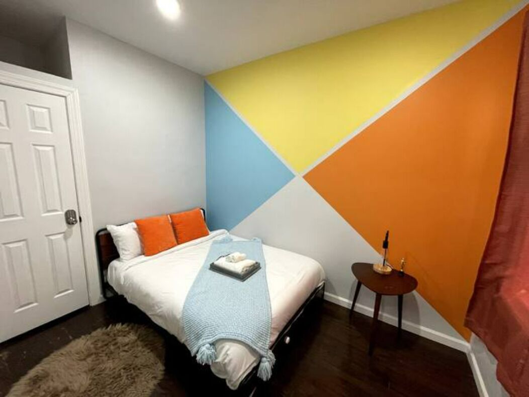 Duplex apt + Dining & Game Floor w/ 80in Projector