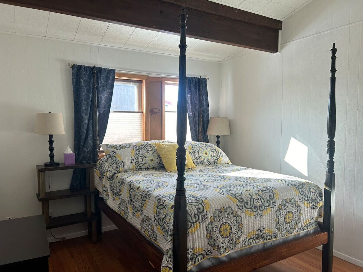 2 chambres, fer et planche à repasser, Wi-Fi gratuit, draps fournis