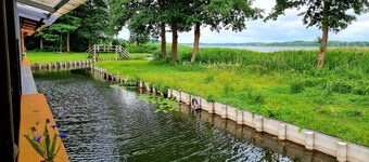 Bungalow incl. boat directly on the lake