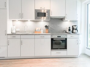 Køleskab, mikrobølgeovn, ovn, opvaskemaskine