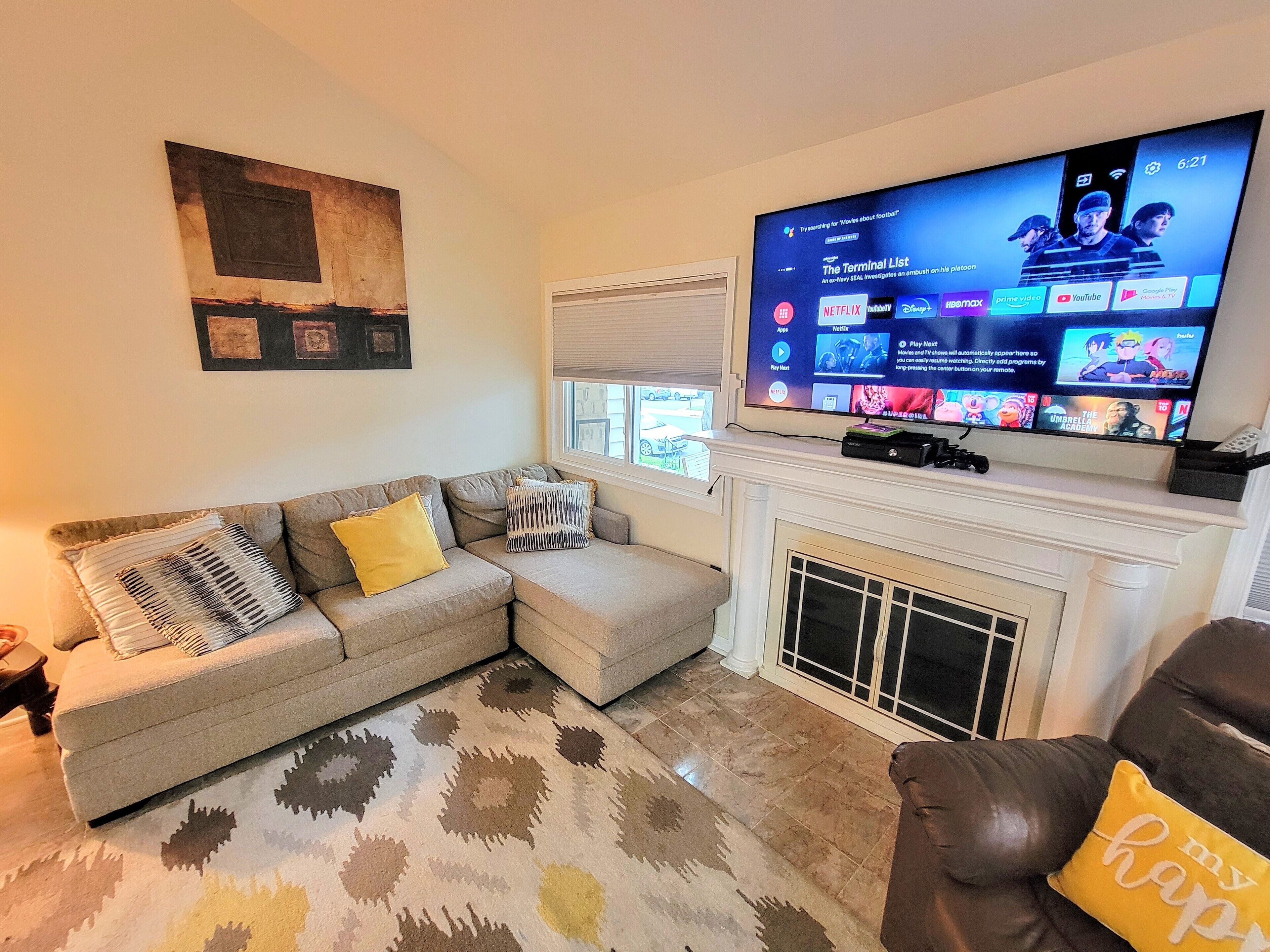Comfortable 2BDR / 1.5 BA TownHome near Dulles Airport, Metro, Fast Gigabit WiFi