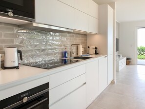 Køleskab, mikrobølgeovn, ovn, opvaskemaskine