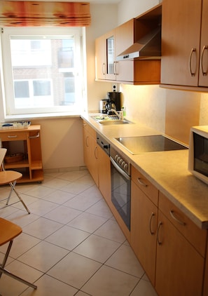 Køleskab, mikrobølgeovn, ovn, opvaskemaskine