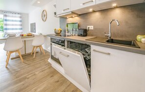 Kühlschrank, Herdplatte, Geschirrspüler