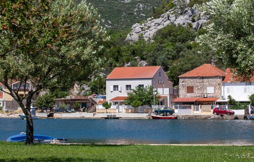 1 bedroom nice home in Rogotin