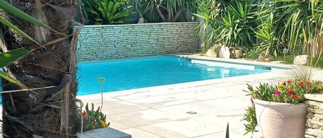 Piscine extérieure, piscine chauffée
