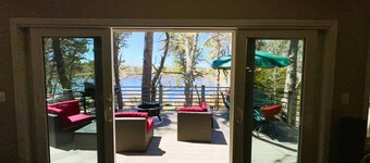 Pond House~Waterfront Oasis W/Jacuzzi Tub