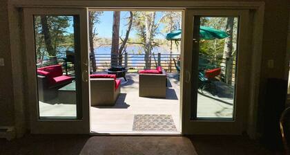 Pond House~Waterfront Oasis W/Jacuzzi Tub