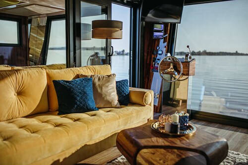 Hausboot mit Traumlage in Lübeck/Travemünde