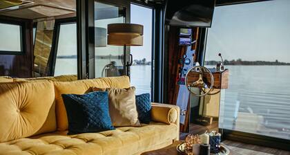 Hausboot mit Traumlage in Lübeck/Travemünde