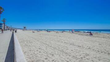 Beach nearby, beach towels