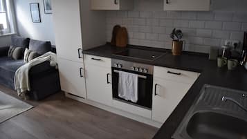 Kühlschrank, Ofen, Herdplatte, Geschirrspüler