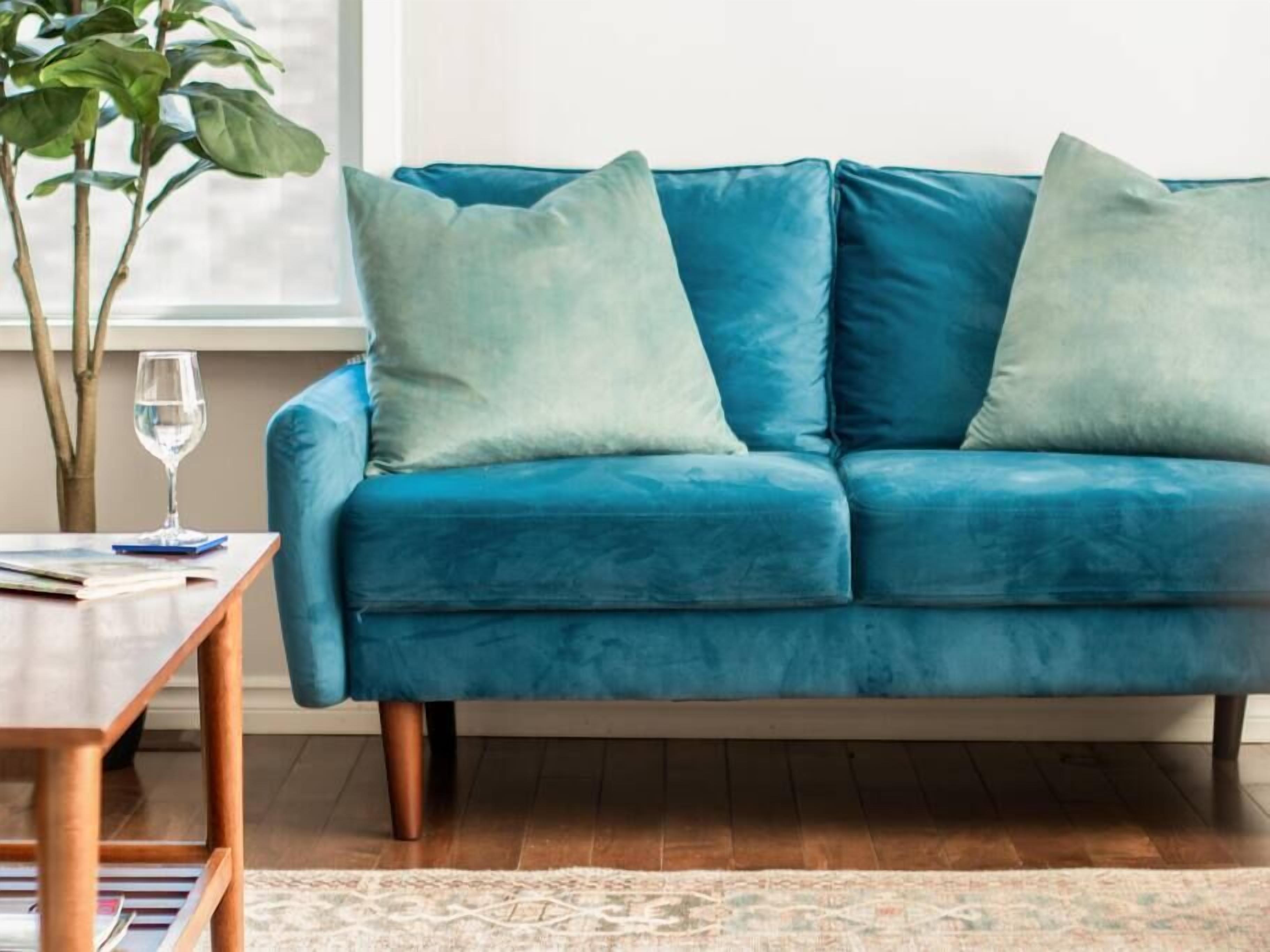 Reunion in Heart of Picton w/ BBQ, Hot Tub & Games