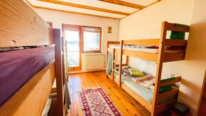 3 bedrooms, desk, free WiFi, bed sheets