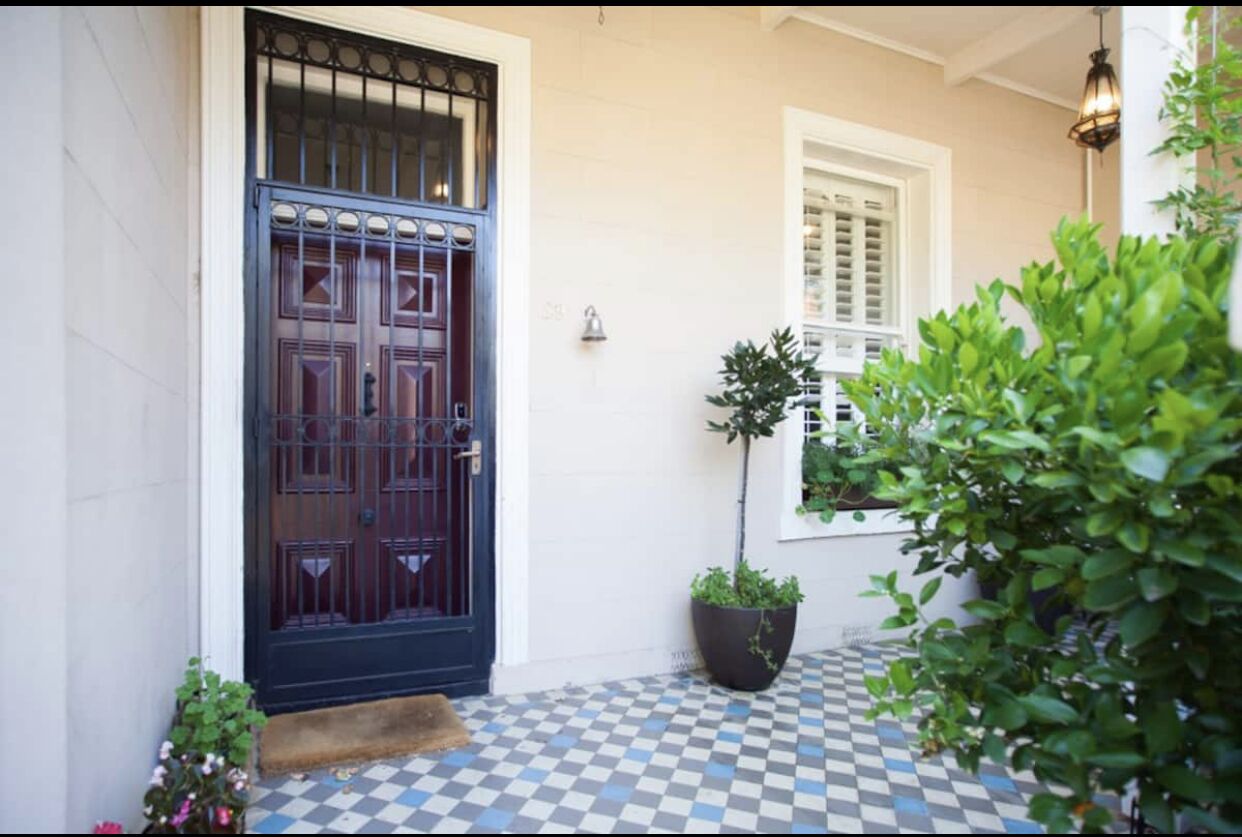 Heritage terrace house with oasis pool garden by the beach — image 28